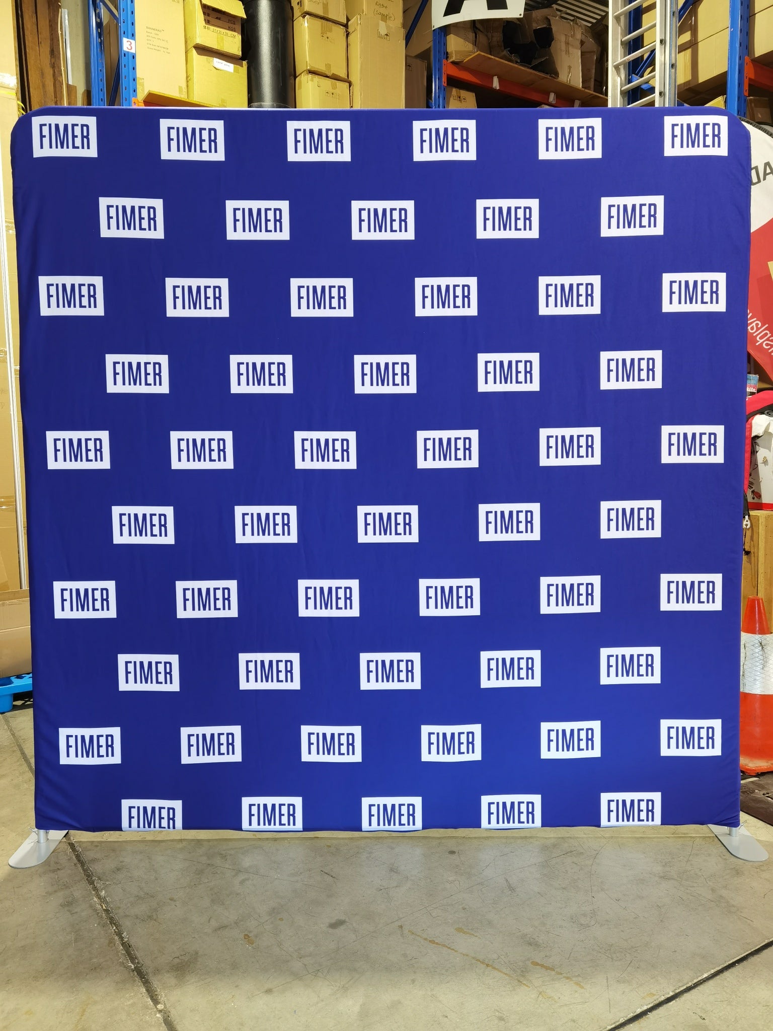 EZ Tube Series Free Standing Wall